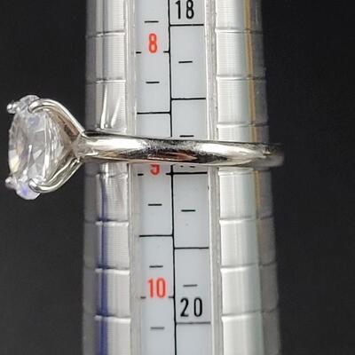 .925 SILVER CUBIC ZIRCONIA RING SIZE 9
