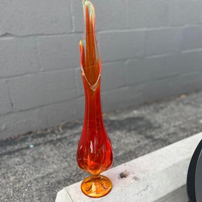 Vintage LE Smith swing vase