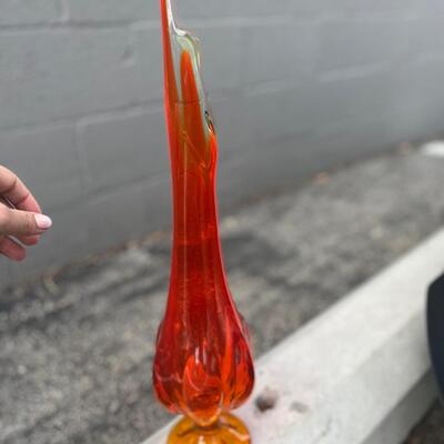 Vintage LE Smith swing vase