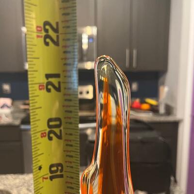 Vintage LE Smith swing vase