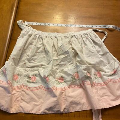 Pink and White Vintage Apron Floral with pockets