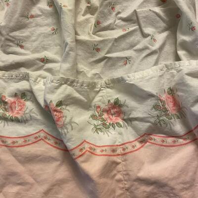 Pink and White Vintage Apron Floral with pockets