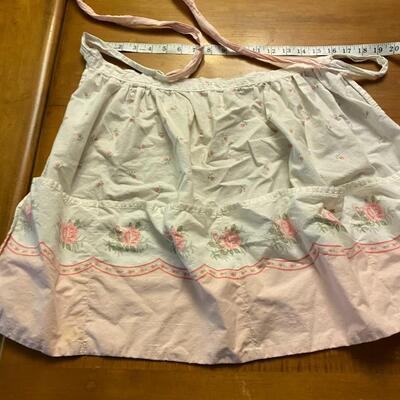 Pink and White Vintage Apron Floral with pockets