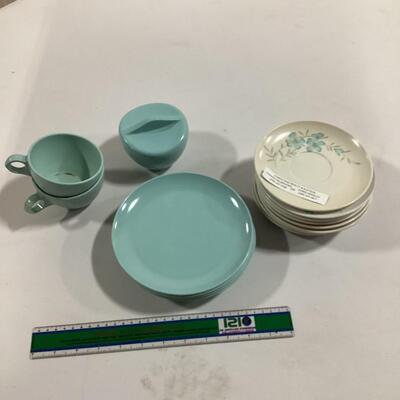 Melamine dishes