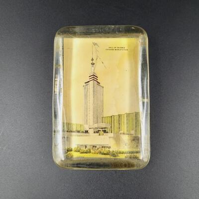 VINTAGE HALL OF SCIENCE - CHICAGOS WORLDS FAIR PAPER WEIGHT