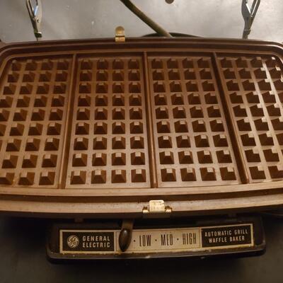 GE waffle iron vintage