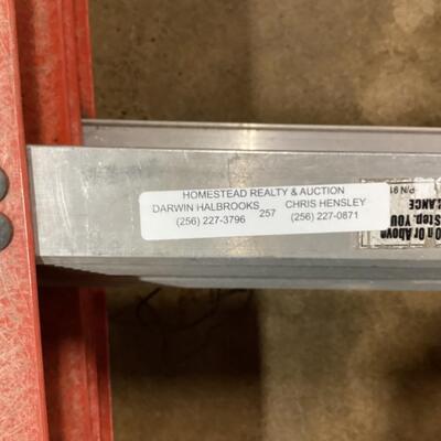 10 ft. Fiberglass step ladder