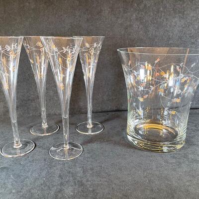 Lot 1. Champagne Set