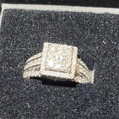 14k White Gold and Diamond Ring Size 6.5 approx 3ctw