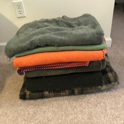 Five Pet Beds with Six Pet Blankets (UR-KM)