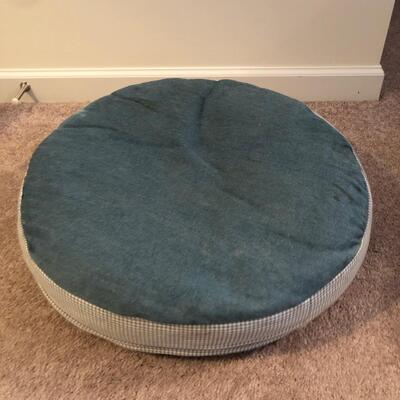 Five Pet Beds with Six Pet Blankets (UR-KM)