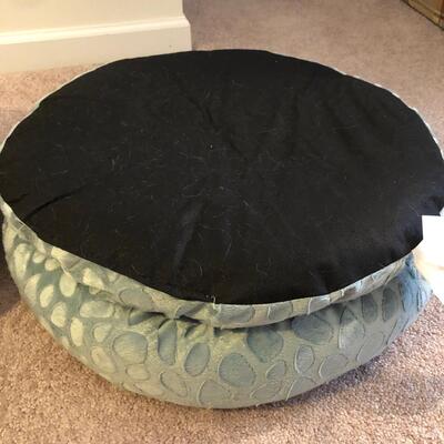 Five Pet Beds with Six Pet Blankets (UR-KM)