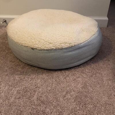 Five Pet Beds with Six Pet Blankets (UR-KM)