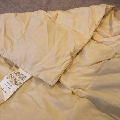 Queen Size Hanover Direct Goose Down Comforter-86â€ x 86â€ (UR-KM)