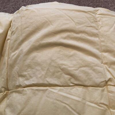 Queen Size Hanover Direct Goose Down Comforter-86â€ x 86â€ (UR-KM)
