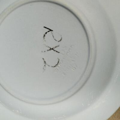 WEDGEWOOD BLUE DECORATIVE PLATE