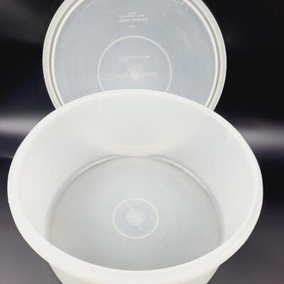 VINTAGE TUPPERWARE CAKE CARRIER W/ HANDLES