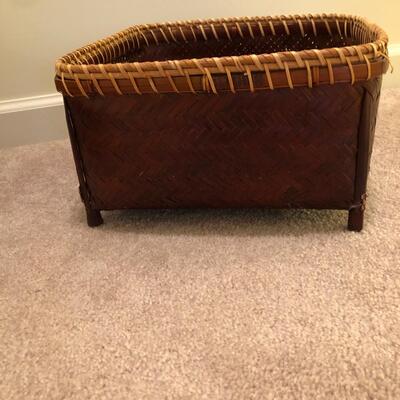 Pet Toys Galore with Square Legged Basket (UR-KM)