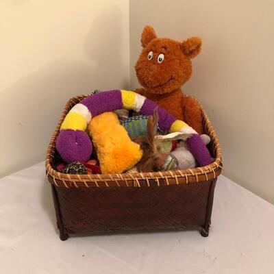 Pet Toys Galore with Square Legged Basket (UR-KM)
