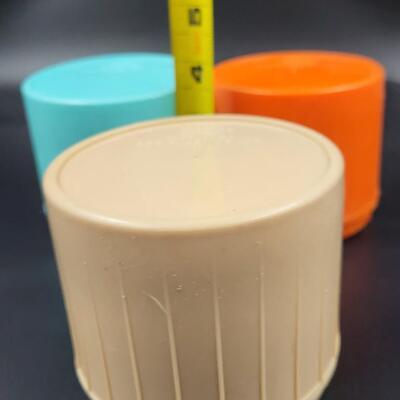 VINTAGE BEE PLASTICS BRAND INSULATED JARS MODEL L530