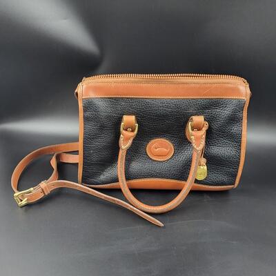 AMAZING LEATHER DOONIE & BURKE PURSE W/ ADJUSTABLE STRAP