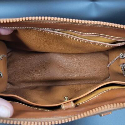 AMAZING LEATHER DOONIE & BURKE PURSE W/ ADJUSTABLE STRAP