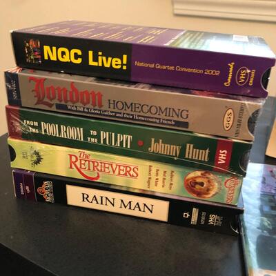 Emerson DVD & VHS Player w/ VHS tapes & DVDs (UR-KM)