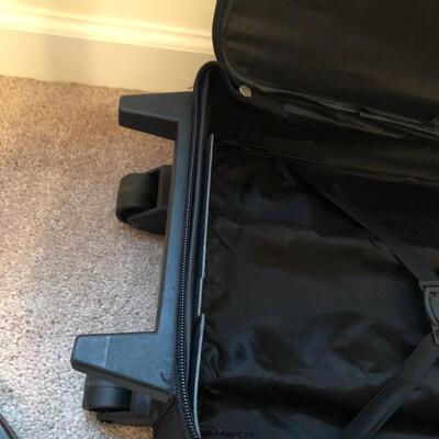 Three Wheeled Black Suitcases (UR-KM)