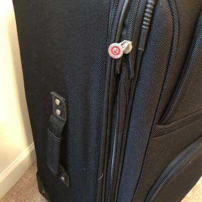 Three Wheeled Black Suitcases (UR-KM)