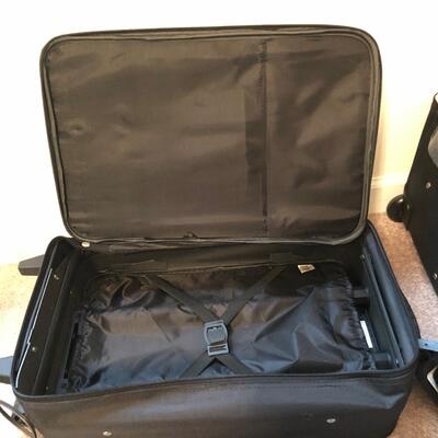 Three Wheeled Black Suitcases (UR-KM)