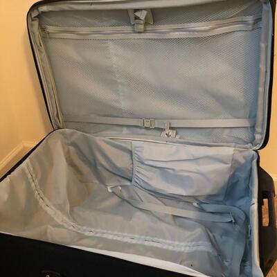 Three Wheeled Black Suitcases (UR-KM)