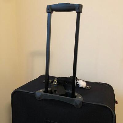 Three Wheeled Black Suitcases (UR-KM)