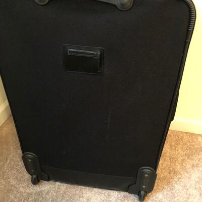 Three Wheeled Black Suitcases (UR-KM)