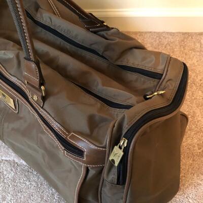 Five Carry-On Bags: Gap, Airway, Jaguar & More (UR-KM)