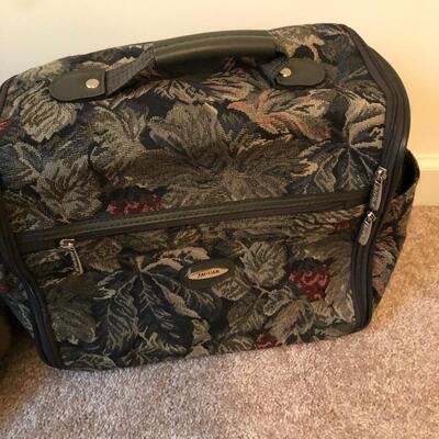 Five Carry-On Bags: Gap, Airway, Jaguar & More (UR-KM)