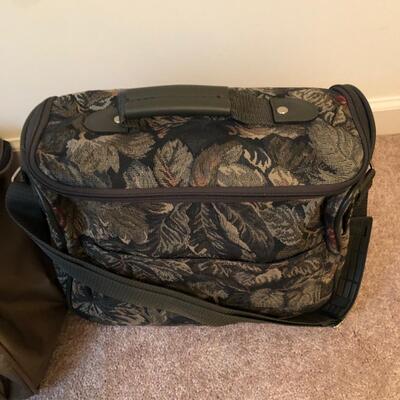 Five Carry-On Bags: Gap, Airway, Jaguar & More (UR-KM)
