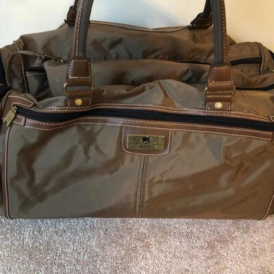Five Carry-On Bags: Gap, Airway, Jaguar & More (UR-KM)