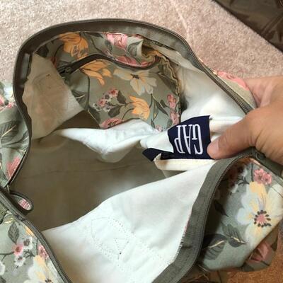 Five Carry-On Bags: Gap, Airway, Jaguar & More (UR-KM)