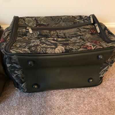 Five Carry-On Bags: Gap, Airway, Jaguar & More (UR-KM)