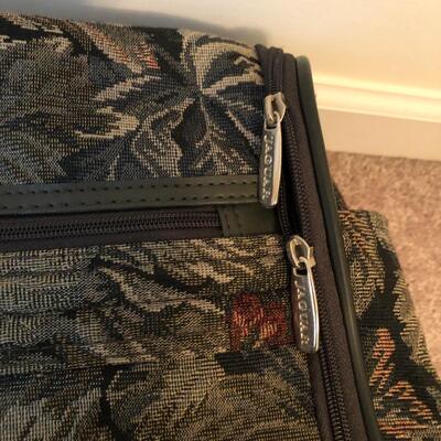 Five Carry-On Bags: Gap, Airway, Jaguar & More (UR-KM)