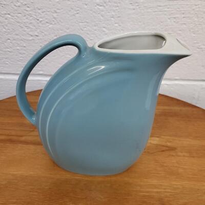 BLUE HALL MC PITCHER W/ ICE CATCHER