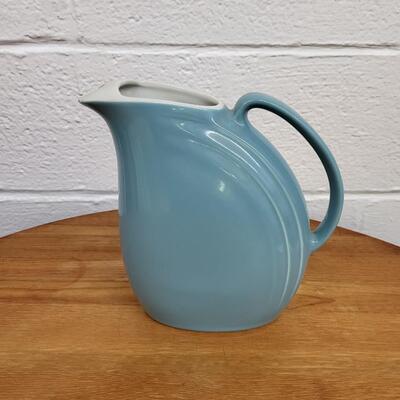 BLUE HALL MC PITCHER W/ ICE CATCHER