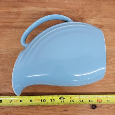 BLUE HALL MC PITCHER W/ ICE CATCHER