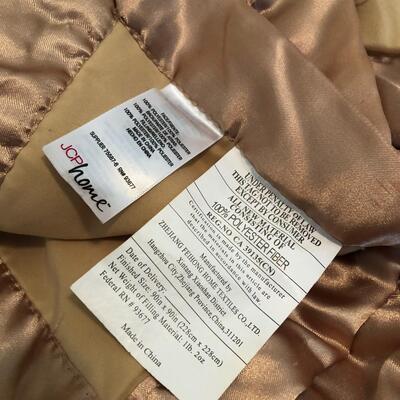 8 Polyester Blankets (2 are Electric) (UR-KM)