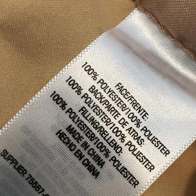 8 Polyester Blankets (2 are Electric) (UR-KM)