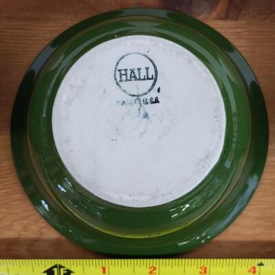 GREEN & CREAM HALL BOWLS