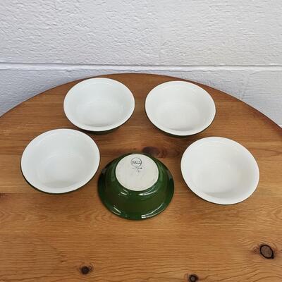 GREEN & CREAM HALL BOWLS