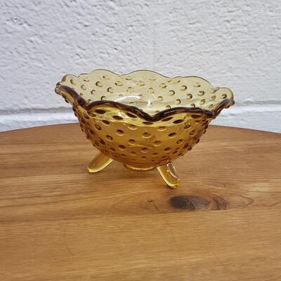 VINTAGE AMBER FOOTED GLASS DECORATIVE BOWL