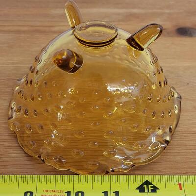 VINTAGE AMBER FOOTED GLASS DECORATIVE BOWL
