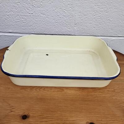 ENAMEL WARE YELLOW AND BLUE LINED PAN